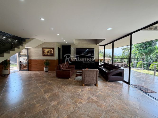 Casa de 7 alcobas en venta en Loma Del Escobero, Envigado, 700 m² · foto 8 de 24