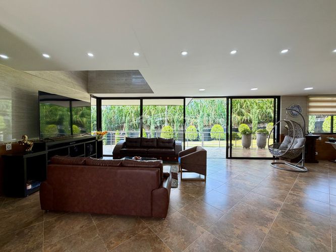 Casa de 7 alcobas en venta en Loma Del Escobero, Envigado, 700 m² · foto 9 de 24