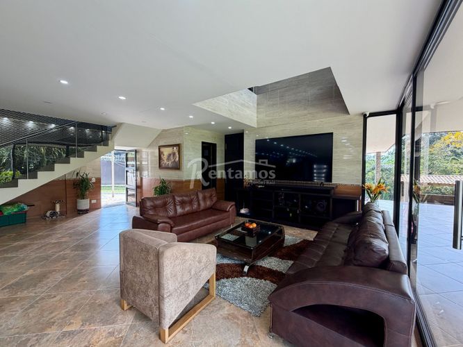 Casa de 7 alcobas en venta en Loma Del Escobero, Envigado, 700 m² · foto 10 de 24