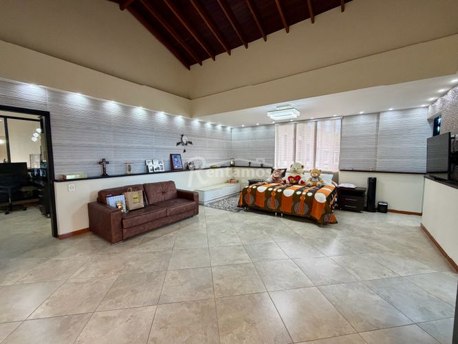 Casa de 7 alcobas en venta en Loma Del Escobero, Envigado, 700 m² · foto 11 de 24