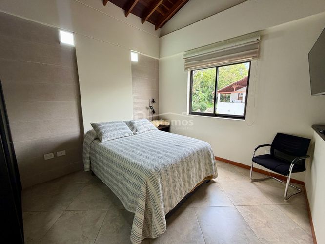 Casa de 7 alcobas en venta en Loma Del Escobero, Envigado, 700 m² · foto 13 de 24