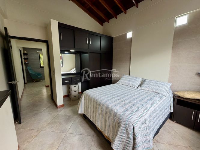 Casa de 7 alcobas en venta en Loma Del Escobero, Envigado, 700 m² · foto 14 de 24