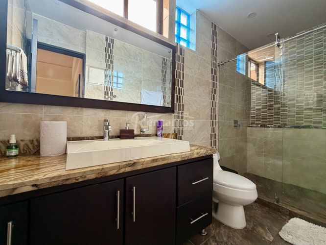 Casa de 7 alcobas en venta en Loma Del Escobero, Envigado, 700 m² · foto 24 de 24