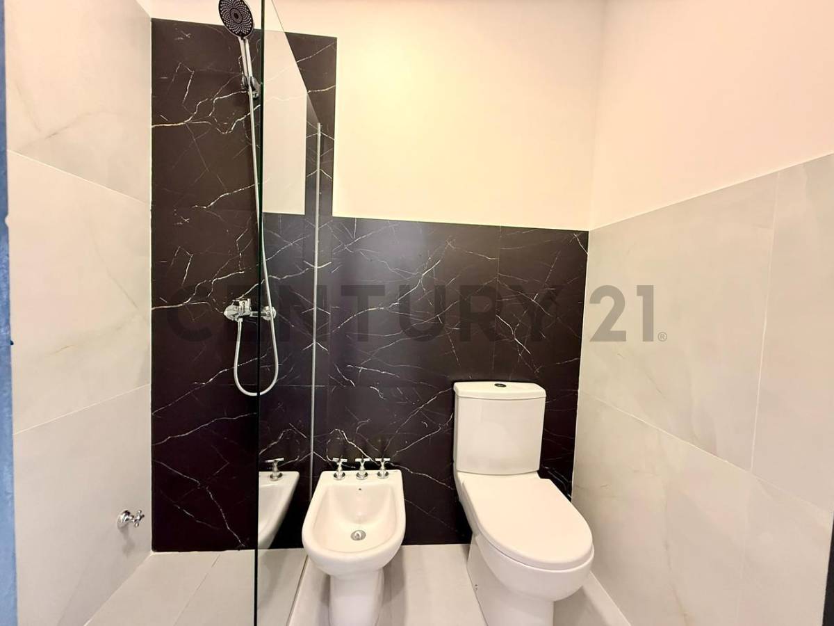 DUPLEX MINIMALISTA EN ALQUILER — foto 2