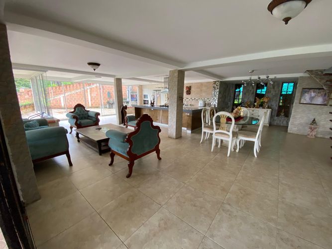 Casa de 3 alcobas en venta en Campo Alegre, Cali, 640 m² · foto 3 de 24