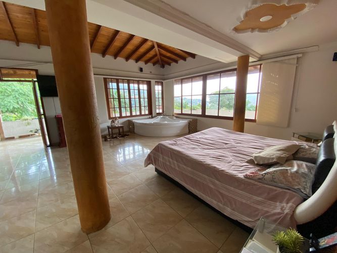 Casa de 3 alcobas en venta en Campo Alegre, Cali, 640 m² · foto 12 de 24