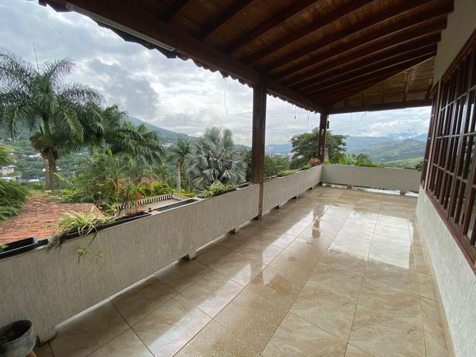 Casa de 3 alcobas en venta en Campo Alegre, Cali, 640 m² · foto 18 de 24