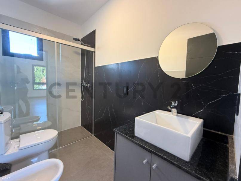 Duplex minimalista en Alquiler- Luque Laurelty — foto 3