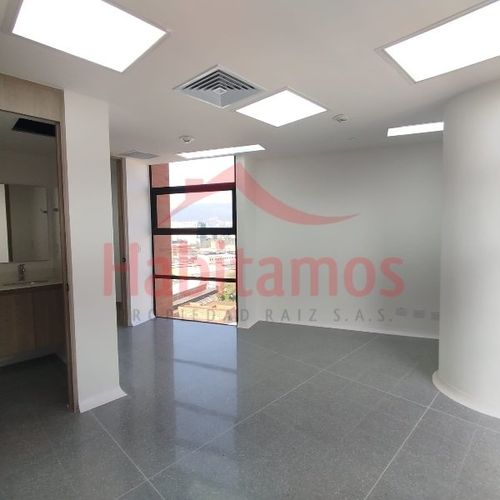 Oficina en arriendo en San Diego, Medellín, 32 m² · foto 2 de 8