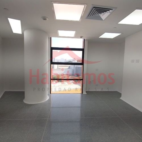 Oficina en arriendo en San Diego, Medellín, 32 m² · foto 3 de 8