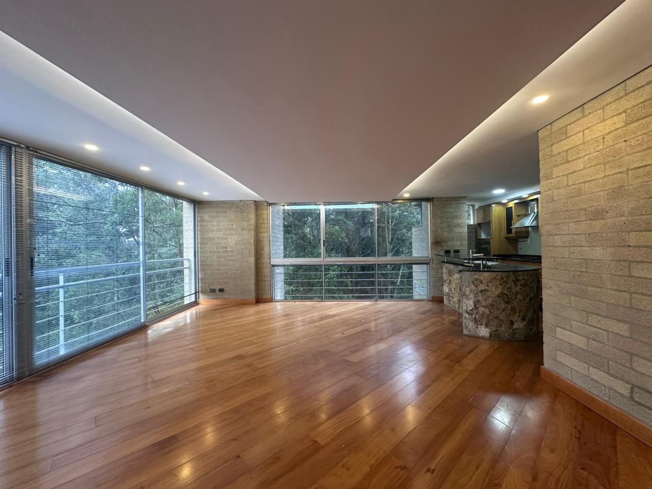 Apartamento en arriendo en El Poblado, Medellín · foto 2 de 18