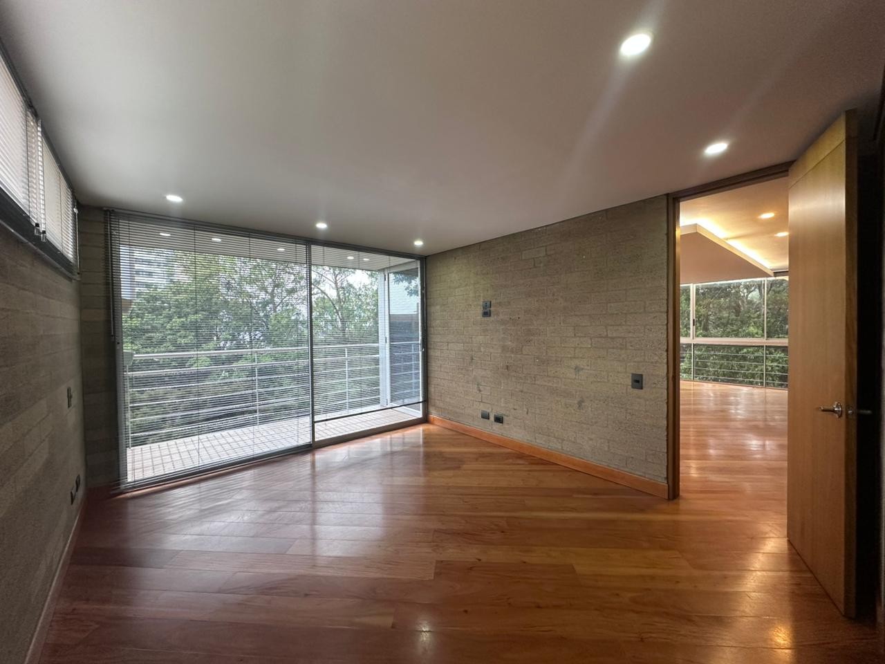 Apartamento en arriendo en El Poblado, Medellín · foto 3 de 18