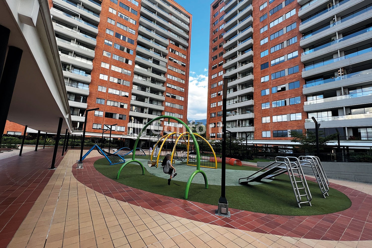 Apartamento en arriendo en Loma Del Escobero, Envigado · foto 22 de 24