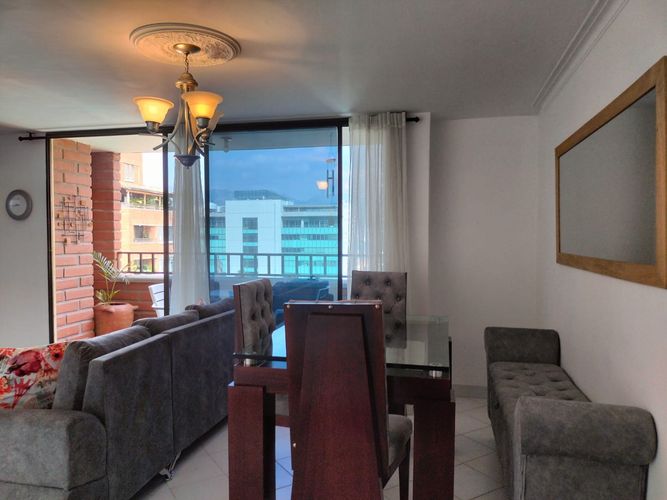 Apartamento de 3 alcobas en arriendo en El Poblado, Medellín, 93 m² · foto 3 de 18