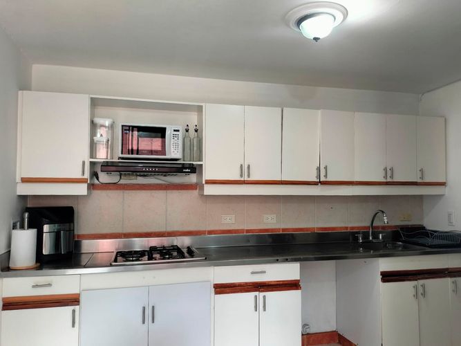 Apartamento de 3 alcobas en arriendo en El Poblado, Medellín, 93 m² · foto 5 de 18