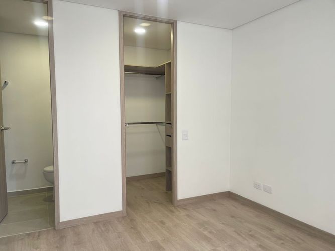 Apartamento de 3 alcobas en arriendo en San Jose, Sabaneta, 70 m² · foto 13 de 18