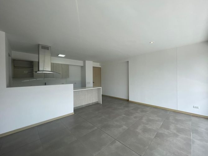 Apartamento de 3 alcobas en arriendo en Loma Del Escobero, Envigado, 116 m² · foto 4 de 15