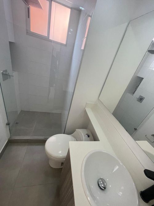 Apartamento de 3 alcobas en arriendo en Loma Del Escobero, Envigado, 116 m² · foto 9 de 15