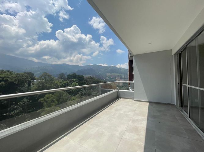 Apartamento de 3 alcobas en arriendo en Loma Del Escobero, Envigado, 116 m² · foto 10 de 15
