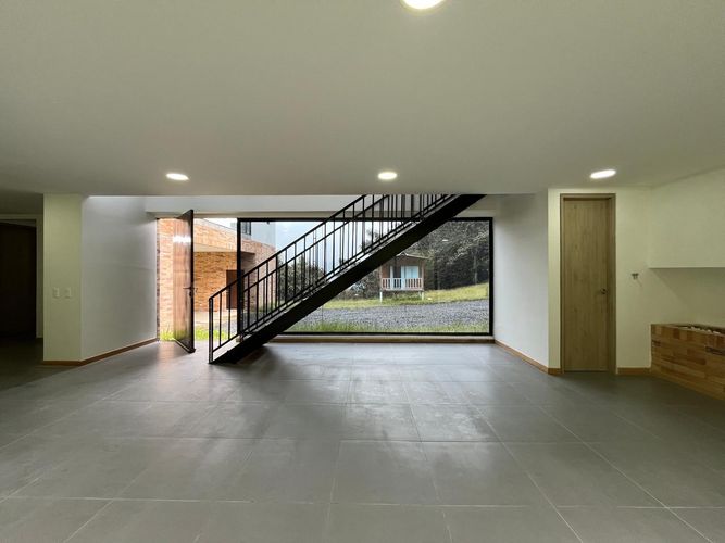 Casa de 3 alcobas en venta en Loma Del Chocho, Envigado, 540 m² · foto 3 de 19