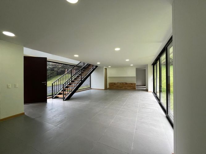 Casa de 3 alcobas en venta en Loma Del Chocho, Envigado, 540 m² · foto 7 de 19