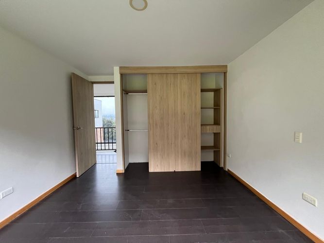 Casa de 3 alcobas en venta en Loma Del Chocho, Envigado, 540 m² · foto 12 de 19