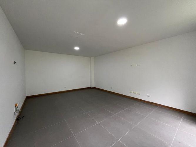 Casa de 3 alcobas en venta en Loma Del Chocho, Envigado, 540 m² · foto 4 de 19