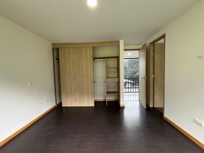 Casa de 3 alcobas en venta en Loma Del Chocho, Envigado, 540 m² · foto 11 de 19