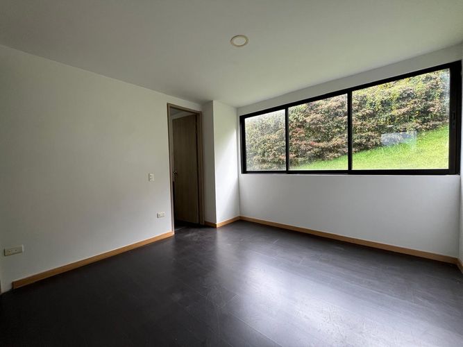 Casa de 3 alcobas en venta en Loma Del Chocho, Envigado, 540 m² · foto 10 de 19