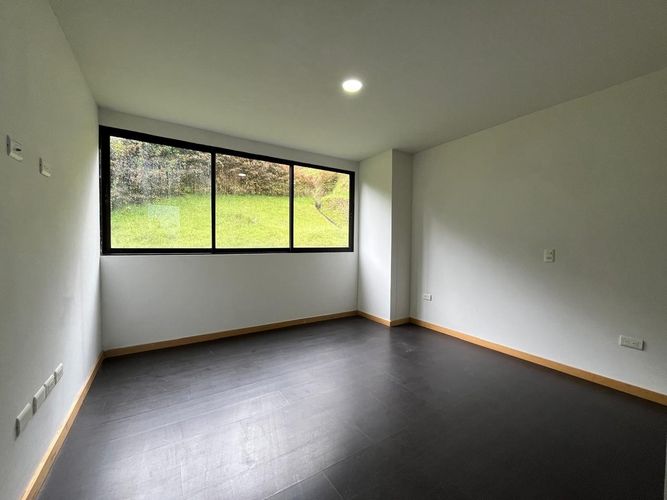 Casa de 3 alcobas en venta en Loma Del Chocho, Envigado, 540 m² · foto 15 de 19