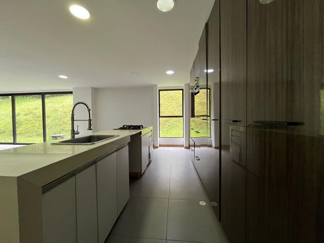 Casa de 3 alcobas en venta en Loma Del Chocho, Envigado, 540 m² · foto 6 de 19
