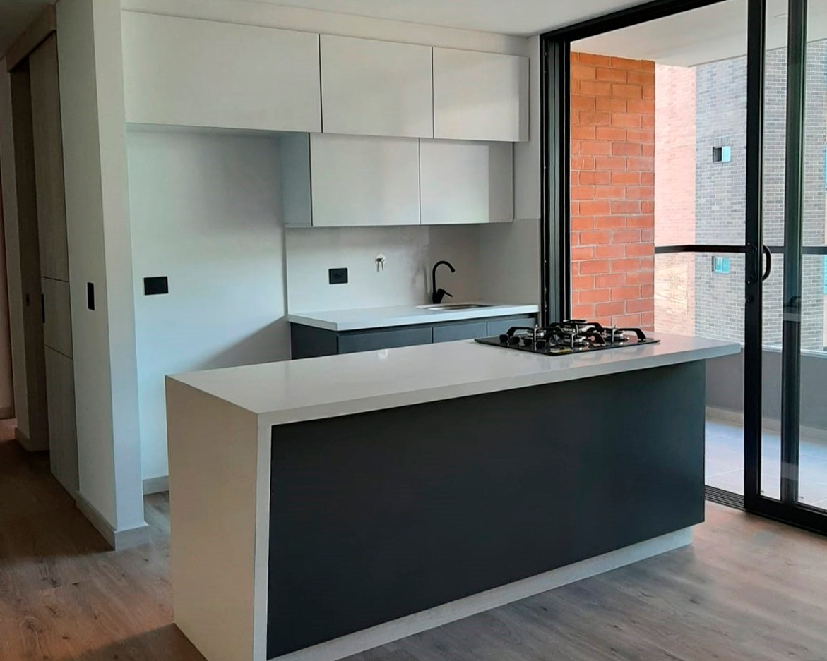 Apartamento en venta en Loma Del Esmeraldal, Envigado · foto 2 de 10