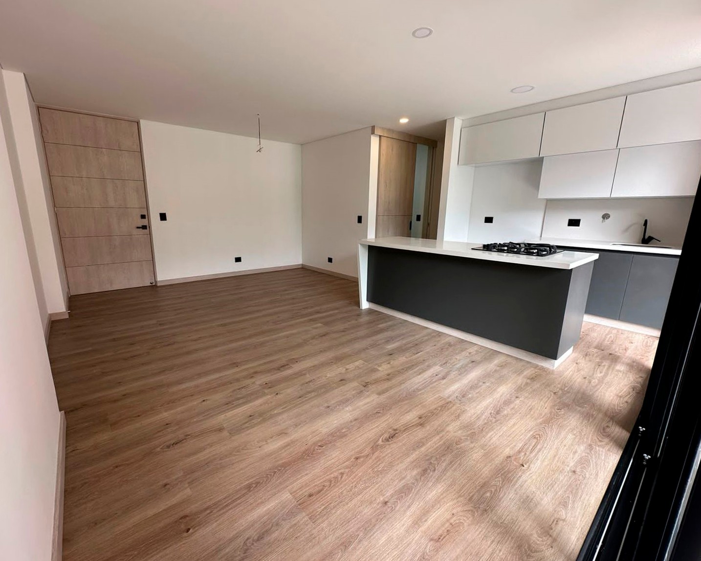 Apartamento en venta en Loma Del Esmeraldal, Envigado · foto 5 de 10
