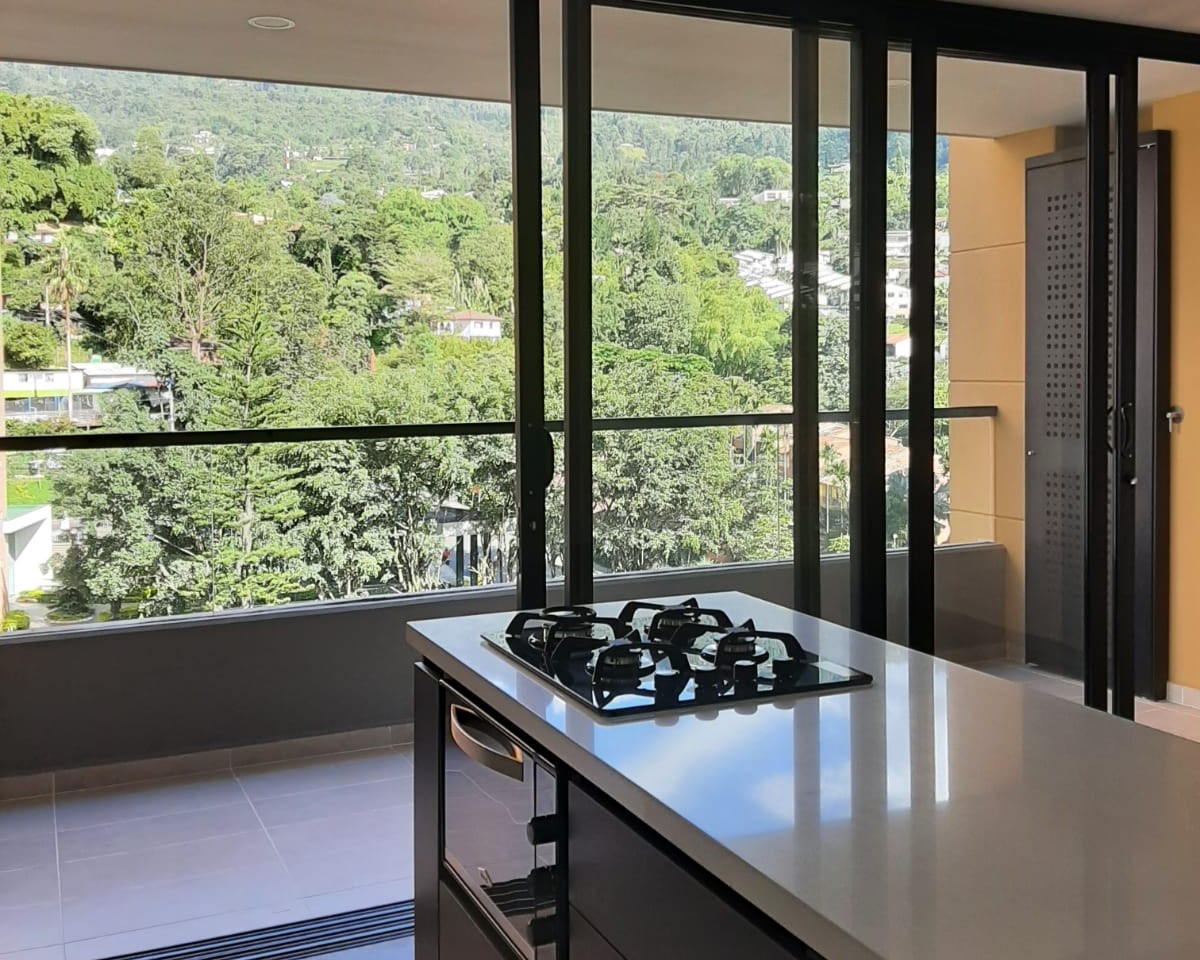 Apartamento en venta en Loma Del Esmeraldal, Envigado · foto 4 de 10