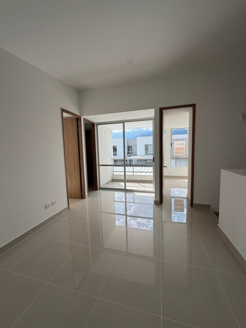 Casa de 3 alcobas en venta en Peon, Jamundí, 244 m² · foto 2 de 24