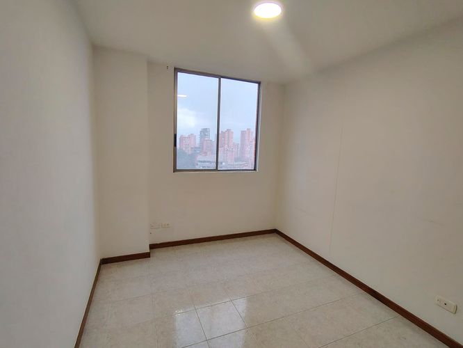 Apartamento de 3 alcobas en venta en El Poblado, Medellín, 85 m² · foto 8 de 15