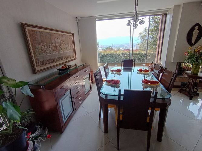 Casa de 4 alcobas en venta en Colina Campestre, Bogotá, 214 m² · foto 2 de 22