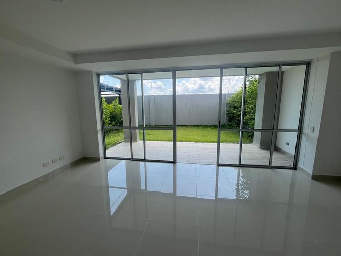 Casa de 3 alcobas en venta en Alfaguara, Jamundí, 244 m² · foto 12 de 24
