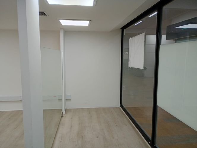 Local en arriendo en El Poblado, Medellín, 94 m² · foto 6 de 18