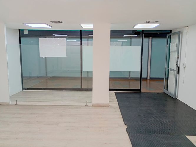 Local en arriendo en El Poblado, Medellín, 94 m² · foto 12 de 18
