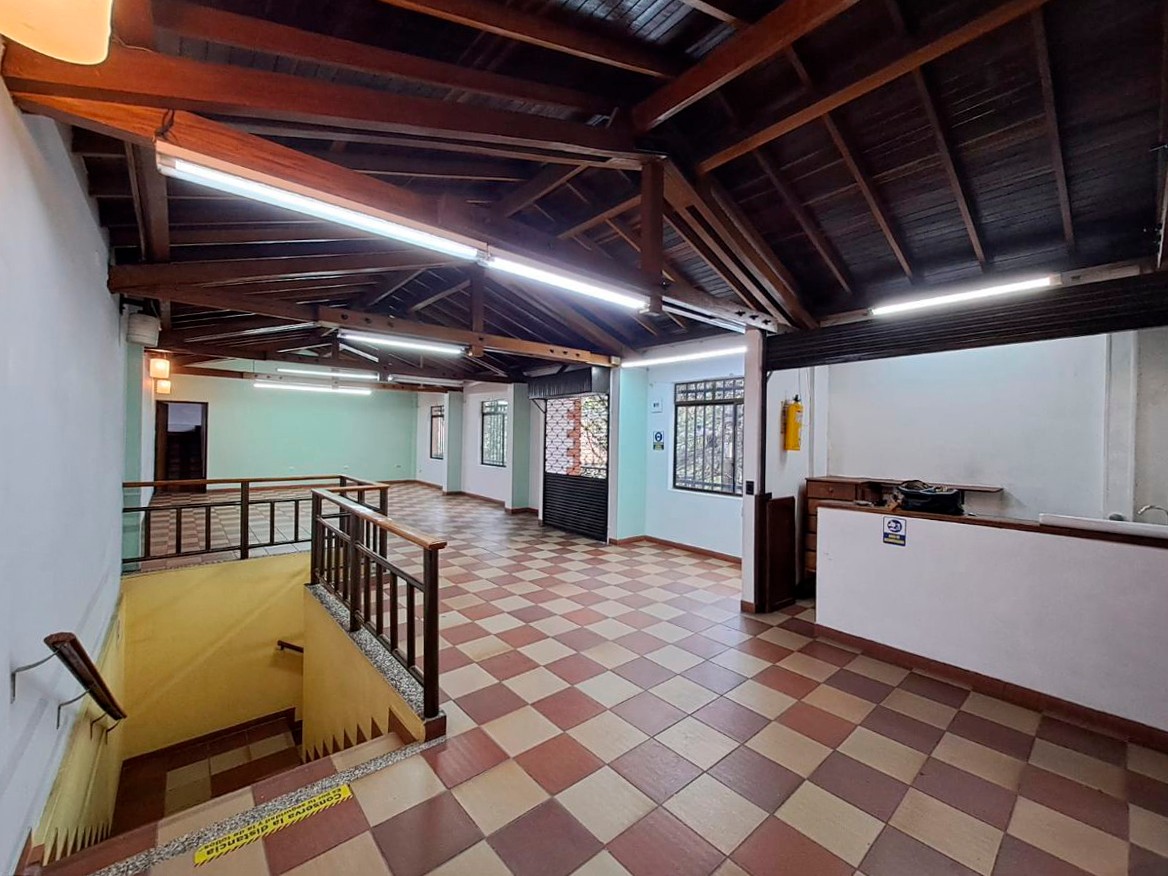 2BR Commercial Space in Camino Verde (150 m²) for Sale - 2