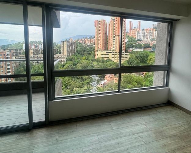 Apartamento de 2 alcobas en venta en Castropol, Medellín, 97 m² · foto 2 de 10