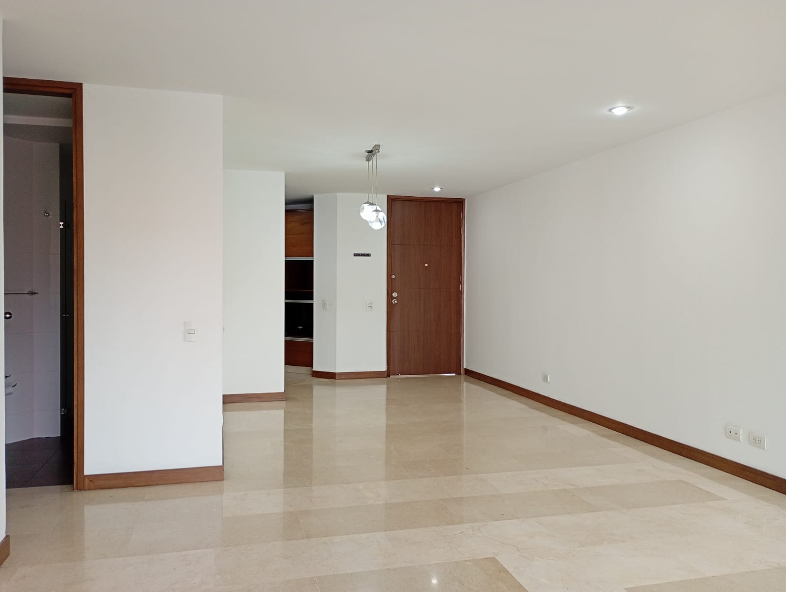 Apartamento en arriendo en Laureles, Medellín · foto 2 de 15