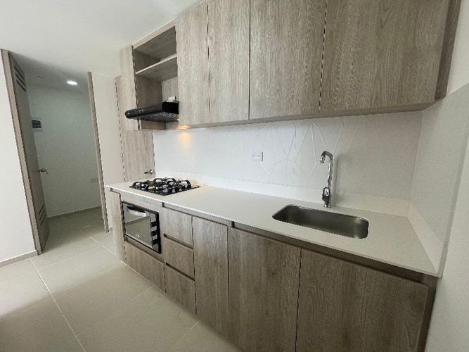 Apartamento de 3 alcobas en venta en Glorieta Pilsen, Itagüí, 65 m² · foto 2 de 16