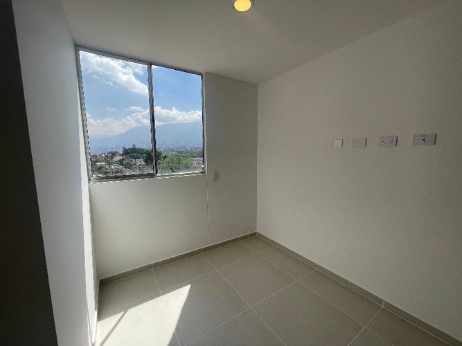 Apartamento de 3 alcobas en venta en Glorieta Pilsen, Itagüí, 65 m² · foto 7 de 16