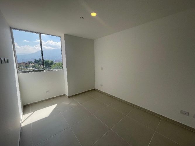 Apartamento de 3 alcobas en venta en Glorieta Pilsen, Itagüí, 65 m² · foto 11 de 16