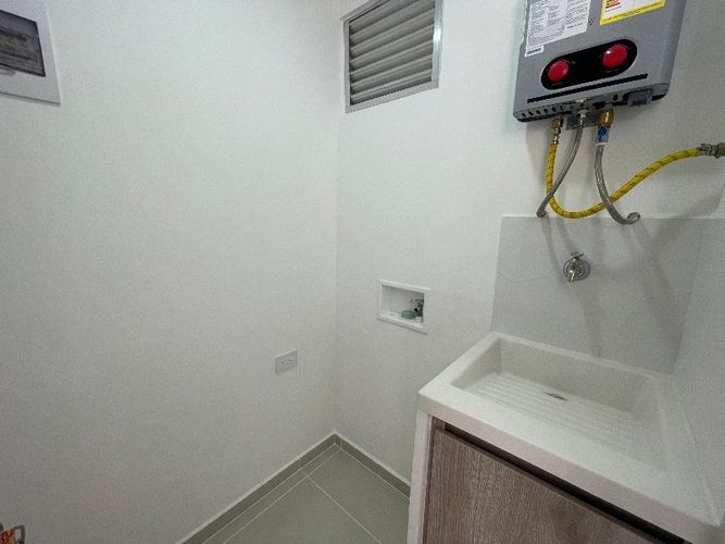 Apartamento de 3 alcobas en venta en Glorieta Pilsen, Itagüí, 65 m² · foto 14 de 16