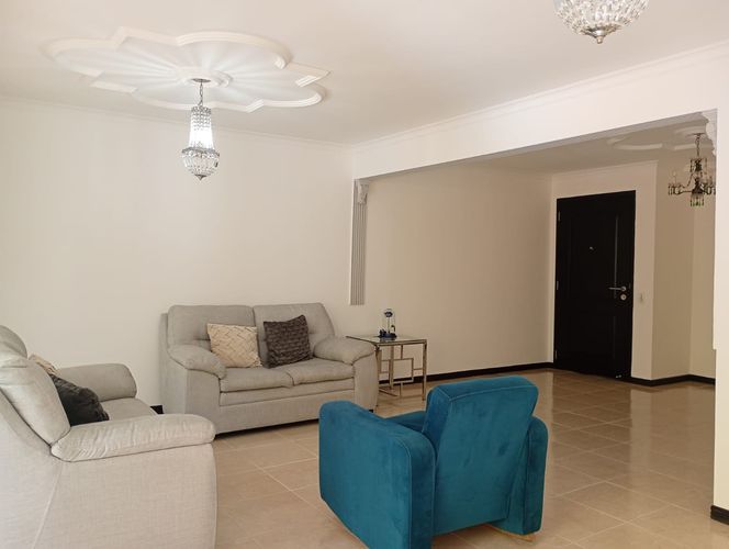Apartamento de 3 alcobas en arriendo en Laureles, Medellín, 122 m² · foto 3 de 19