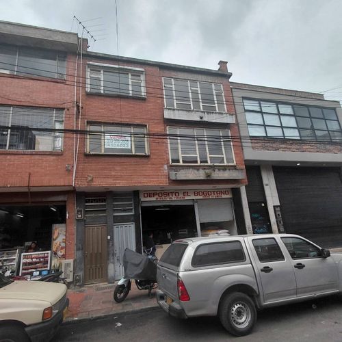 Apartamento de 3 alcobas en venta en Siete De Agosto, Bogotá, 108 m² · foto 2 de 20