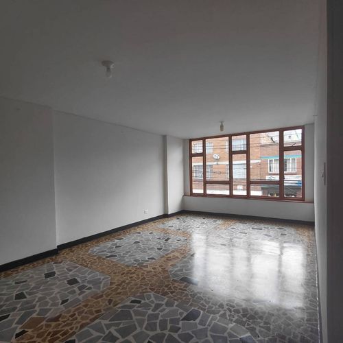 Apartamento de 3 alcobas en venta en Siete De Agosto, Bogotá, 108 m² · foto 3 de 20